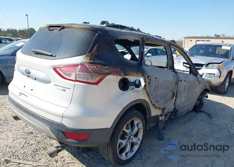 2015 Ford Escape Titanium z USA, uszkodzony, nr VIN 1FMCU9J90FUA48002